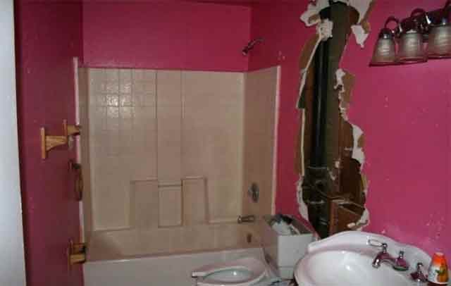 bathrroom-vandalized